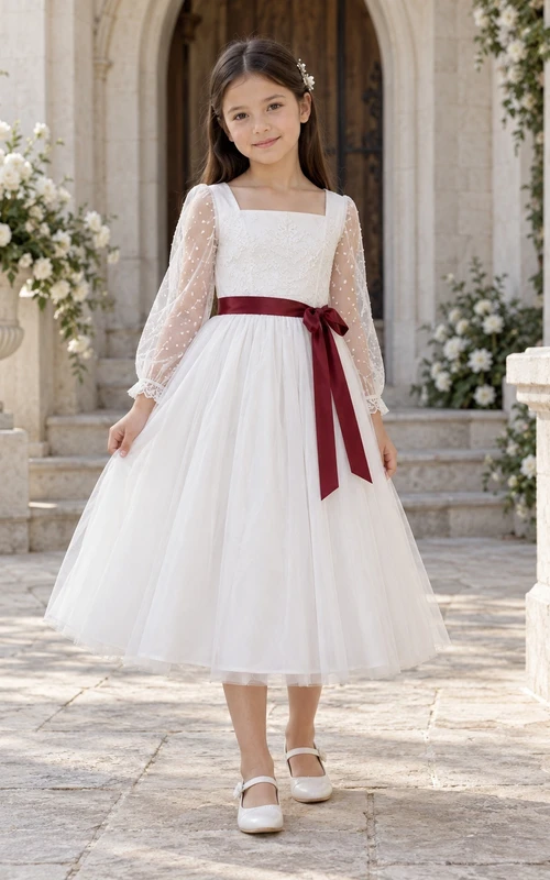 Vestido de niña de flores color burdeos con cinturón, largo hasta la rodilla, manga larga, cuello cuadrado, corte en A, tul blanco, mangas abullonadas y manga de poeta.