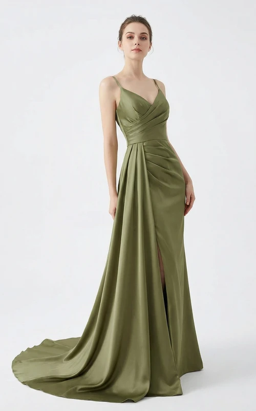 Vestido largo de satén con escote en V y tirantes finos