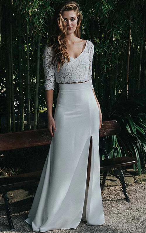 Robe de mariée deux pièces à col en V, manches mi-longues et fente sur le devant avec haut en dentelle