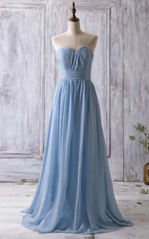 Langes, plissiertes Chiffonkleid in A-Linie mit herzförmigem Ausschnitt und Bandagen