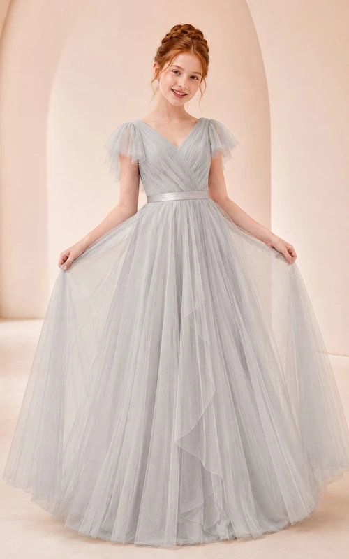 Vestido plateado de dama de honor juvenil, corte en A, escote en V, manga corta, plisado, estilo romántico.