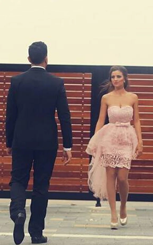Sexy, ärmelloses Cocktailkleid mit abnehmbarem Oberteil und Herzausschnitt aus Spitze und Tüll