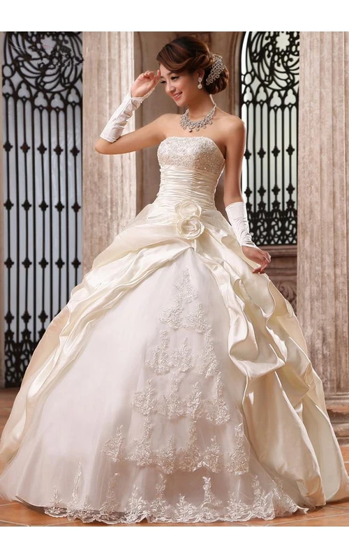 Glamouröses trägerloses Brautkleid aus Taft mit Spitzenapplikationen