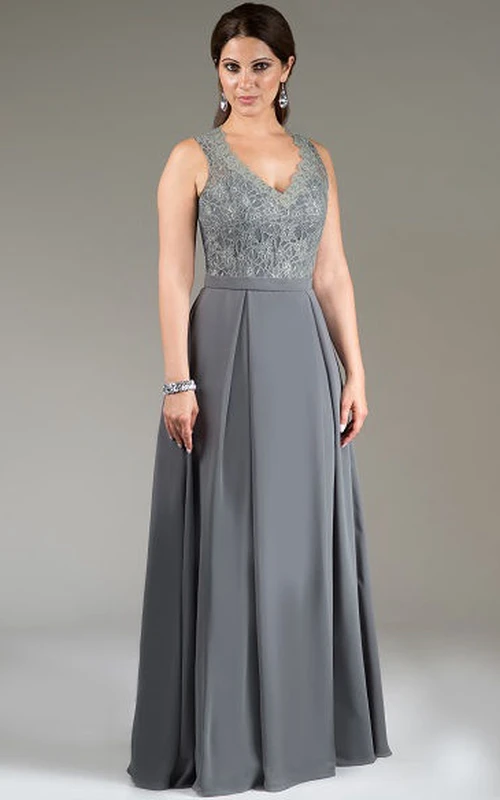 Vestido largo de encaje con escote en V festoneado, corte en A, plisado, para la madre de la novia, con abertura en la espalda.