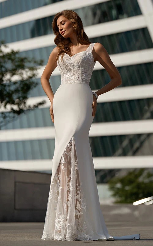 Robe de mariée sirène sans manches en dentelle illusion, coupe crayon et dos nu en V