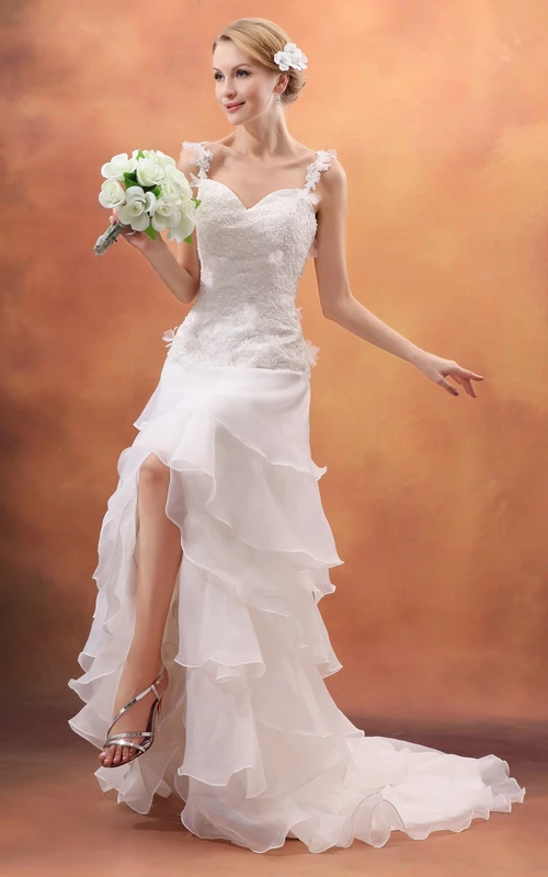 Robe à col en V asymétrique à volants avec dentelle et bretelles