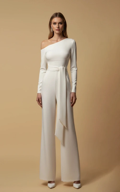 Hochzeitsjumpsuit mit einseitiger Schulterpartie, langen Ärmeln und weitem Bein