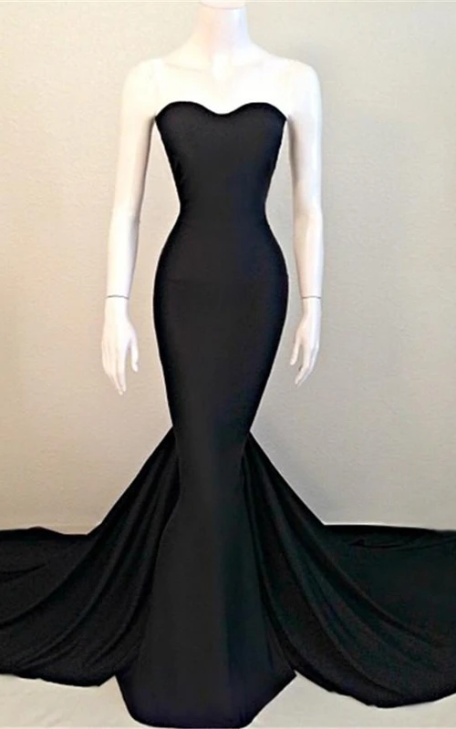 Sexy Meerjungfrauen-Abendkleid in Schwarz mit herzförmigem Ausschnitt, ärmellos und mit Schleppe