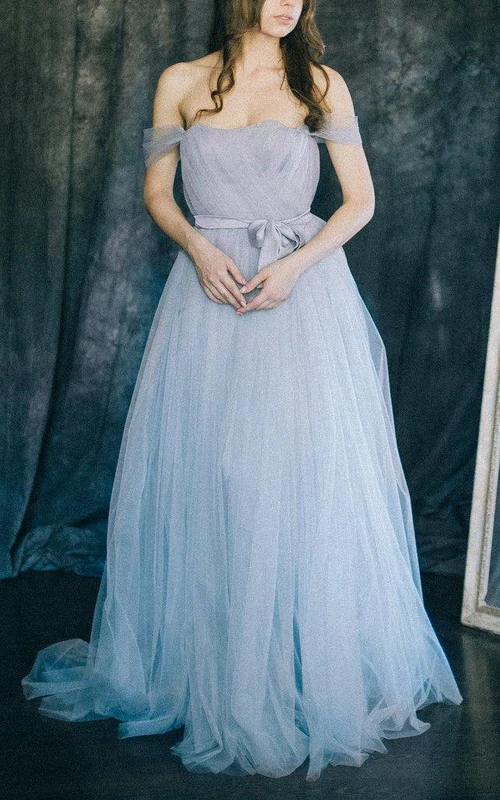 A-Linien-Kleid aus Tüll und Spitze mit schulterfreiem Ausschnitt und Korsett-Rücken