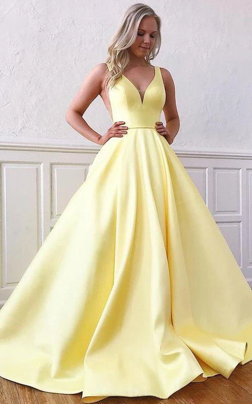 Satin-Abendkleid in A-Linie, bodenlang, mit Schleppe, ärmellos und mit Rüschen