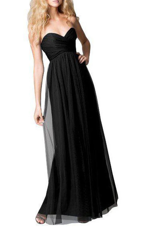 Langes Tüllkleid mit Herzausschnitt und Raffungen