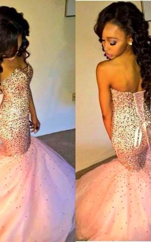 Glamouröses, ärmelloses Meerjungfrauen-Abendkleid in Rosa mit Schnürung und Herzausschnitt