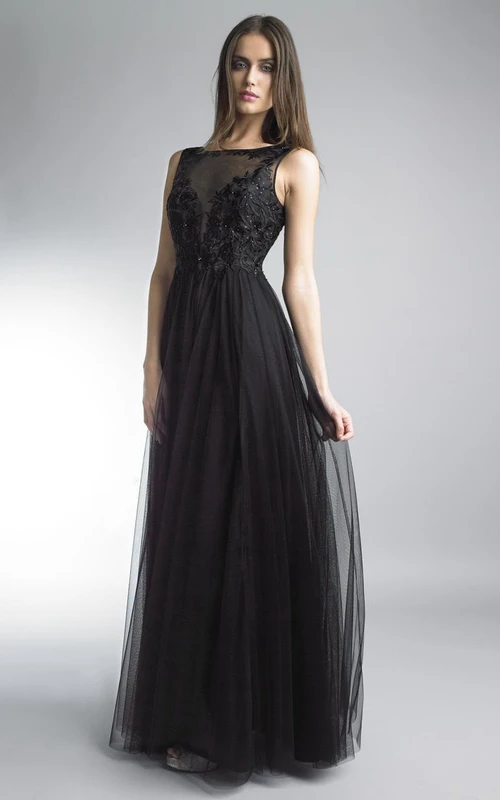 Robe trapèze longue sans manches en tulle à décolleté en V et ourlet asymétrique