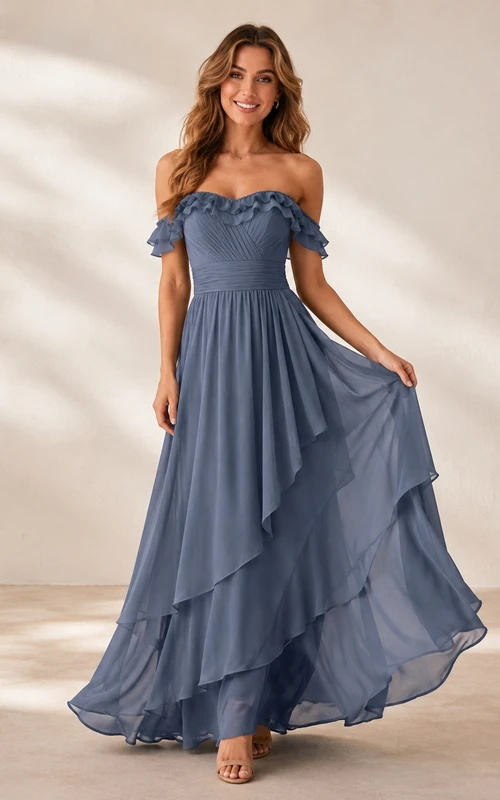 Stahlblaues, schulterfreies, kurzärmeliges, gestuftes Chiffon-Maxikleid in Bodenlänge mit Stufenrock
