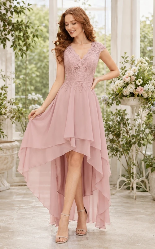 Cocktailkleid in Altrosa mit Spitzenärmeln, Stufenrock und Rüschen, asymmetrischem Saum und A-Linien-Schnitt