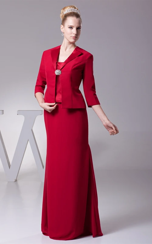 Chaqueta y vestido maxi clásicos con broche.