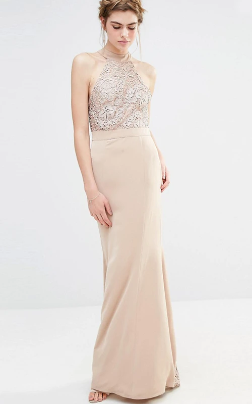 Vestido de dama de honor de gasa sin mangas con cuello alto y apliques de sirena.