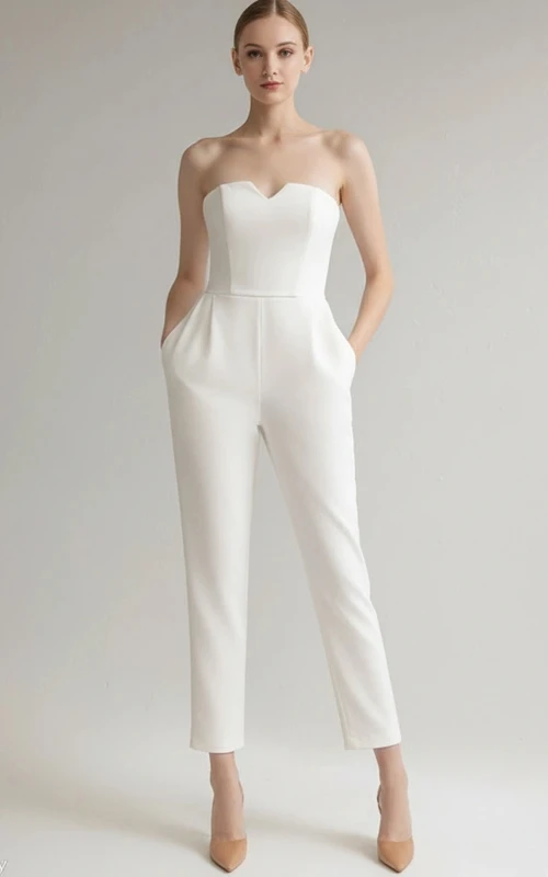 Hochzeitsjumpsuit mit V-Ausschnitt, Taschen und geradem Bein