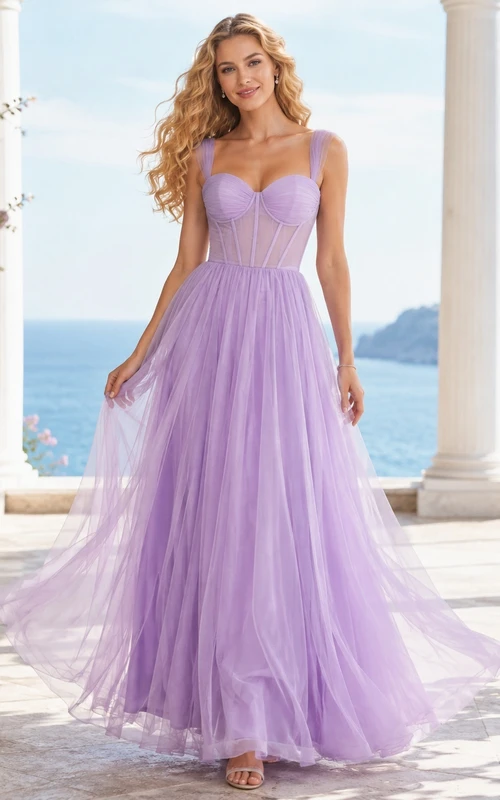 Lavendelfarbenes, bodenlanges Abendkleid aus Tüll mit Herzausschnitt, Spaghettiträgern und Falten
