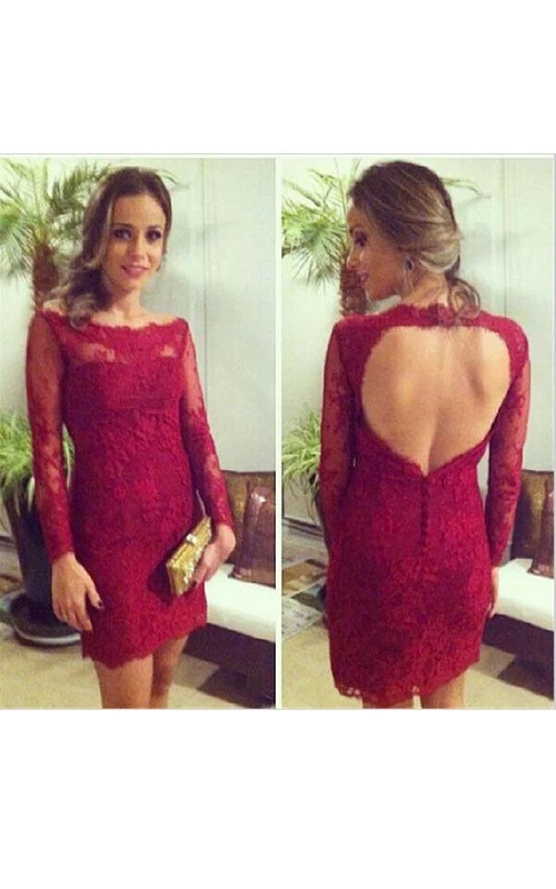 Robe fourreau courte en dentelle avec dos en forme de goutte