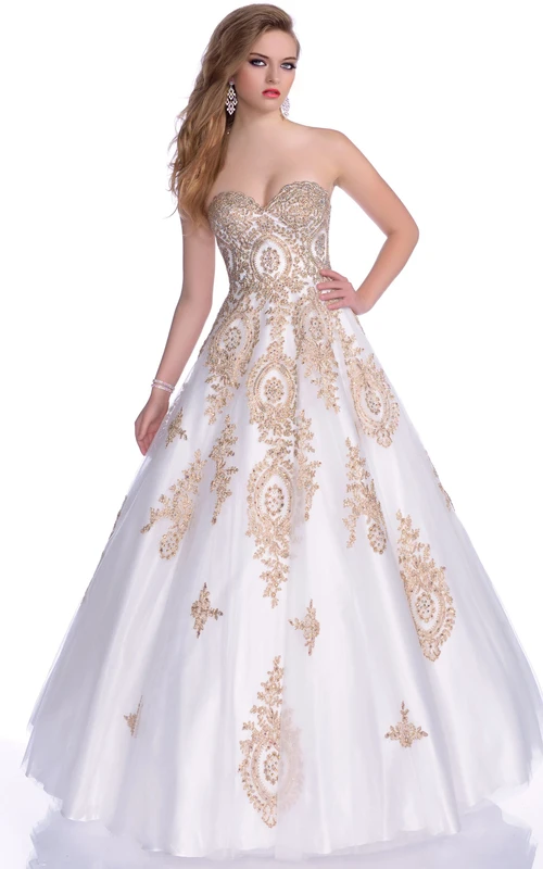 Magnifique robe de bal bustier en forme de cœur ornée d'appliques perlées