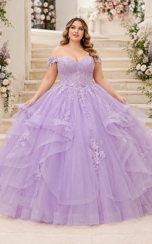 Lavendelfarbenes schulterfreies Ballkleid mit Herzausschnitt, Korsett und fließenden Rüschen – Luxus-Prinzessinnenkleid