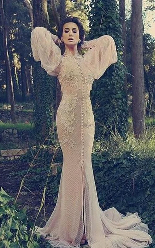 Robe de bal sirène moderne à col montant et manches longues ornée d'appliqués de dentelle