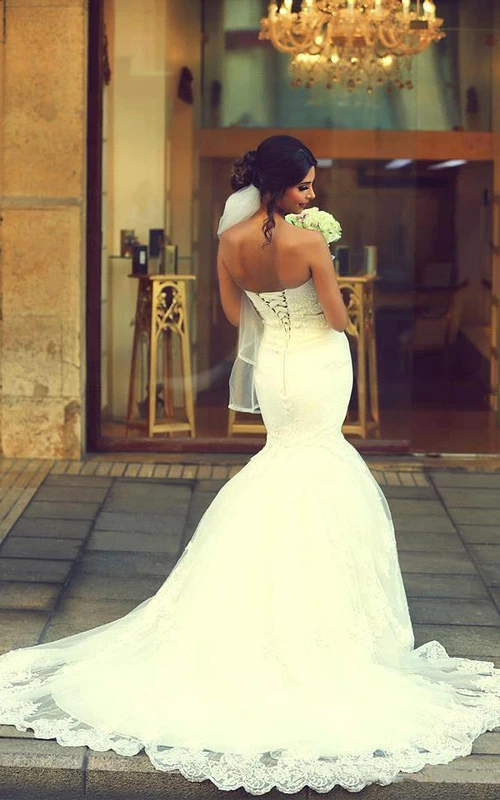 Robe sirène à bretelles courtes, décolleté cœur, sans manches, appliques cloche, traîne, corset, bretelles en dentelle