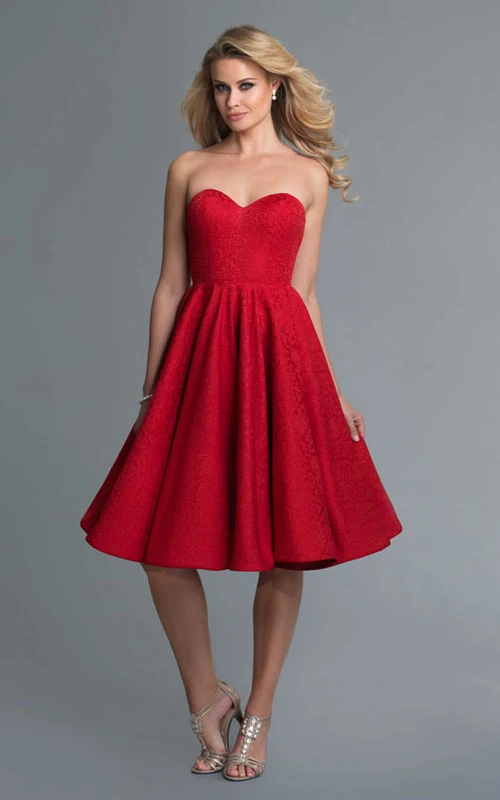 Robe trapèze mi-longue à décolleté cœur sans manches en dentelle dos nu et plis