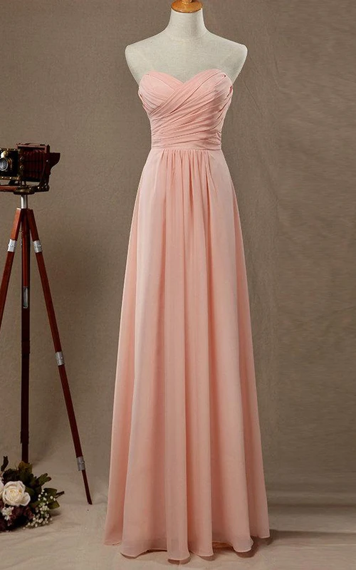 Empire-Kleid aus Chiffon und Satin mit Trägern und herzförmigem Ausschnitt