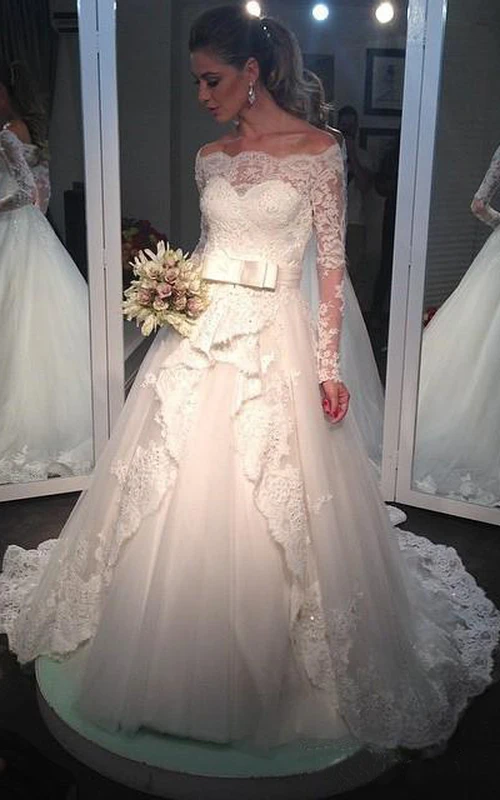 Vestido de satén con mangas largas, corte A, estilo imperio, estampado de murciélagos, apliques, cola, cremallera, encaje y lentejuelas.