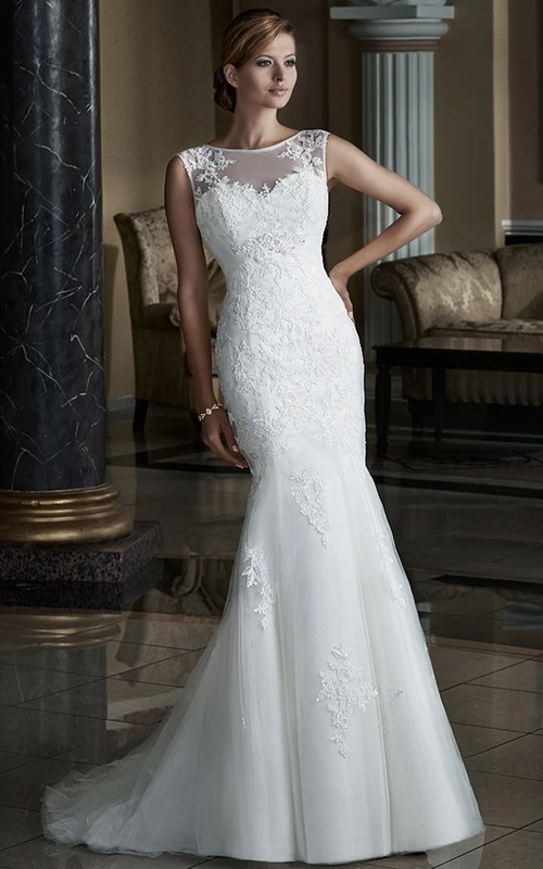 Robe de mariée sirène longue sans manches en tulle et dentelle, ornée d'appliqués trompette et d'encolure ronde