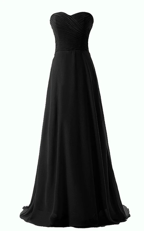 Chiffonkleid in A-Linie mit herzförmigem Herzausschnitt und überkreuzten Raffungen