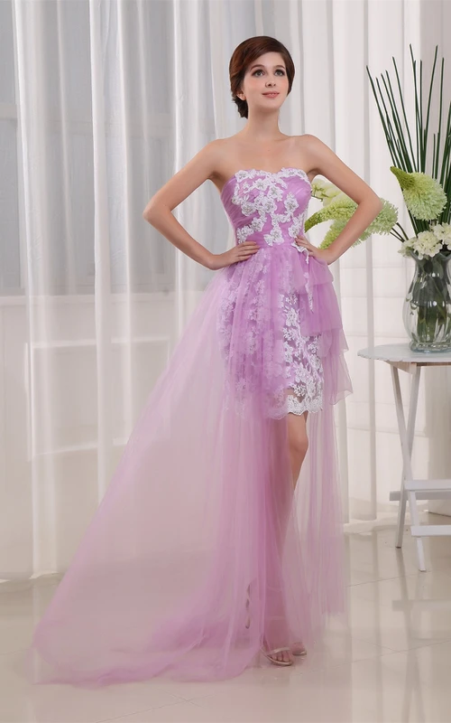 Robe courte moulante sans manches en tulle avec appliques