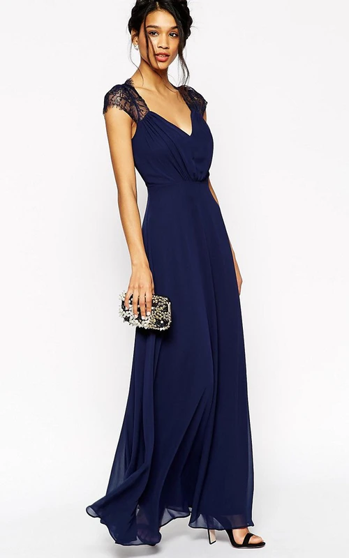 Vestido de dama de honor de gasa con encaje, escote en V, mangas cortas y largo hasta el suelo, con fruncido.