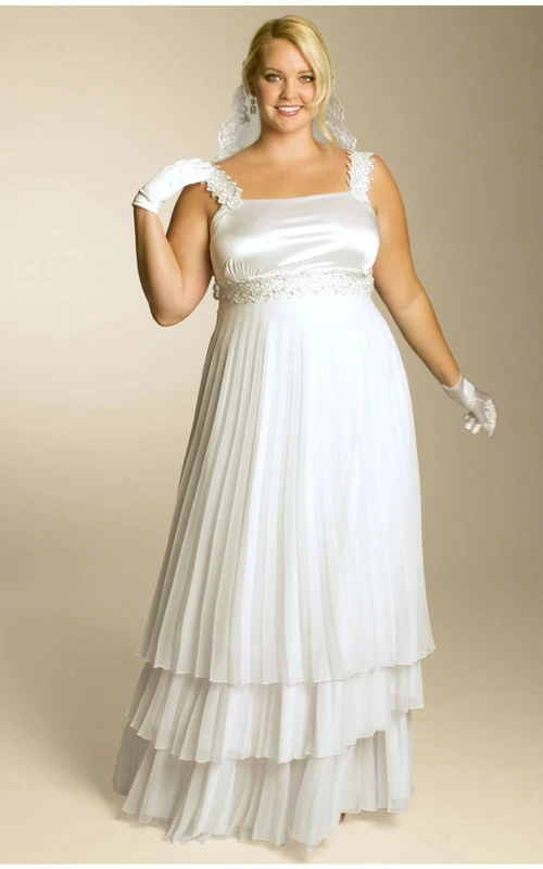 Robe empire trapèze à volants avec bijoux de taille et plis