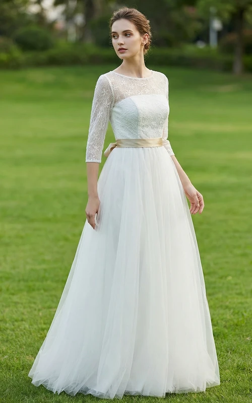 Brautkleid mit Rundhalsausschnitt, Oberteil aus Spitze und Tüll