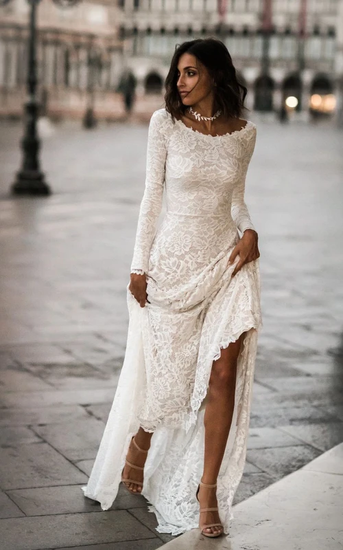 Boho-Hochzeitskleid mit langen Ärmeln aus Spitze | Schlichtes elfenbeinfarbenes Brautkleid