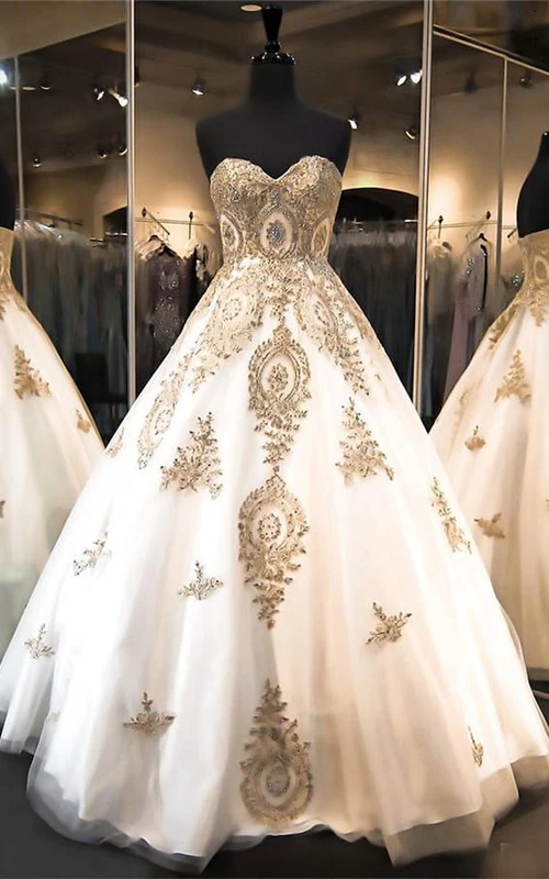 Luxuriöses Brautkleid mit herzförmigem Herzausschnitt, goldenen Applikationen und Perlenstickerei, Ballkleid/Abendkleid