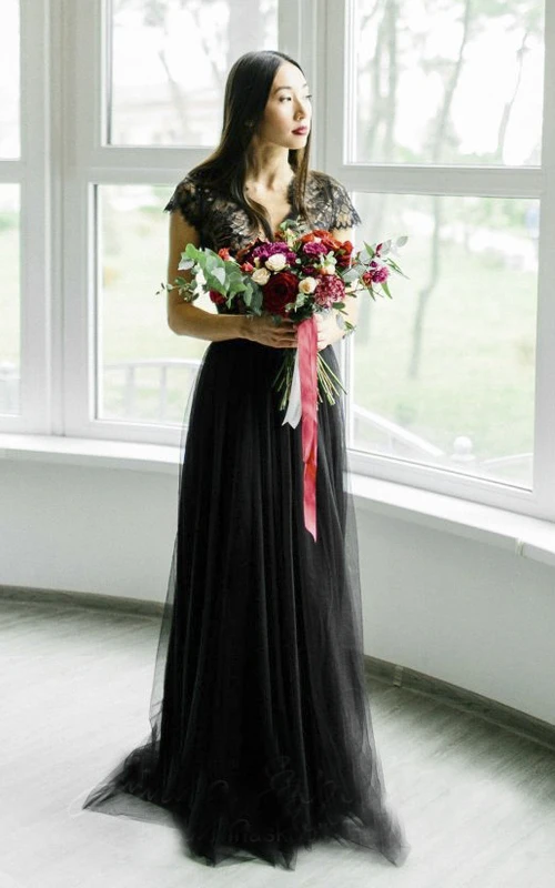 Sexy vestido de novia negro de tul con encaje, mangas cortas y escote en V.