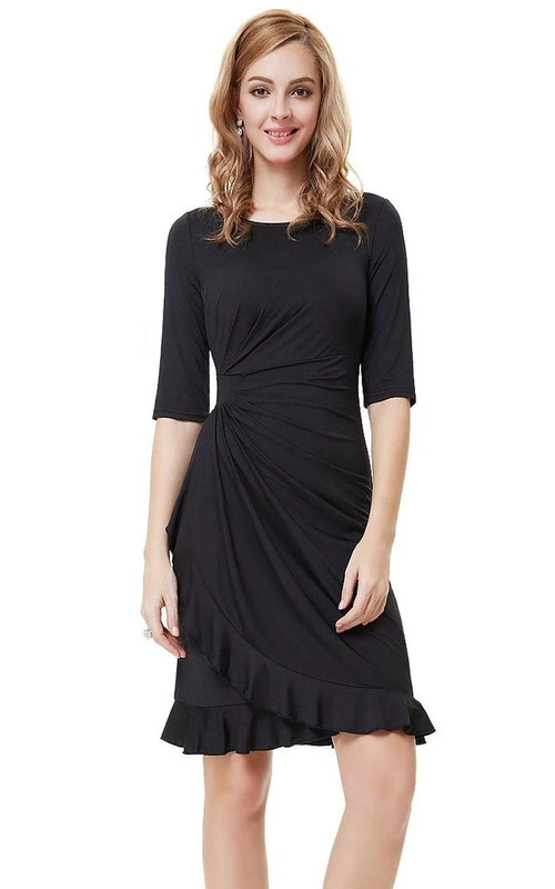 Einzigartiges, knielanges Kleid mit halben Ärmeln und Rüschen