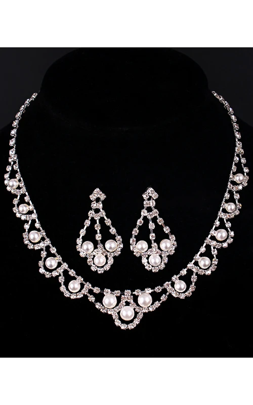 Elegantes Brautschmuckset aus Strass- und Perlenkette und Ohrringen