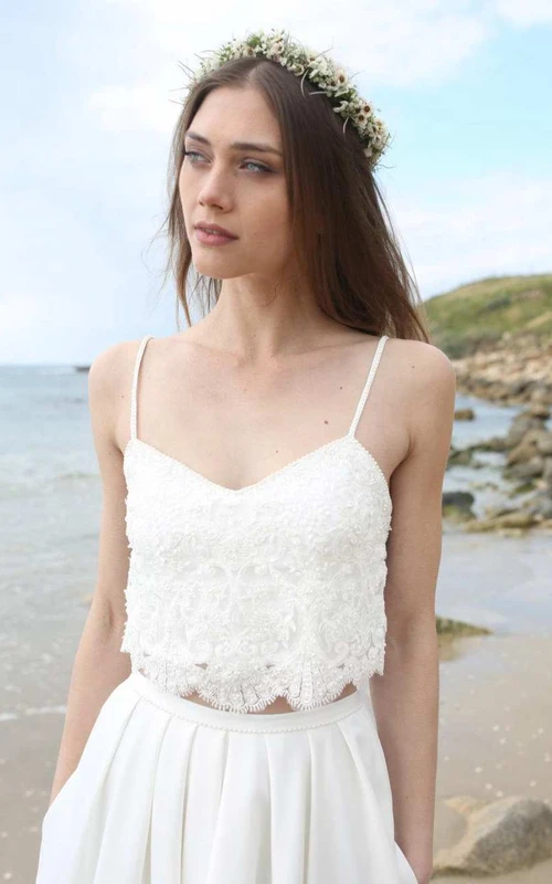 Vestido de novia de gasa, tul, lentejuelas y pliegues de encaje