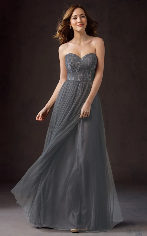 Robe de demoiselle d'honneur longue en forme de A avec décolleté en cœur et appliques
