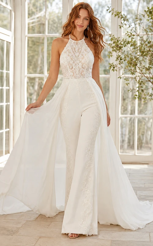 Combinaison de mariée bohème en dentelle à col montant et dos nu, avec surjupe amovible