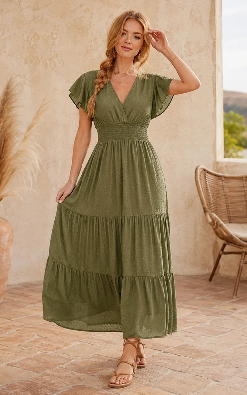 Salbeigrünes, gestuftes Chiffon-Midikleid mit V-Ausschnitt und kurzen Ärmeln