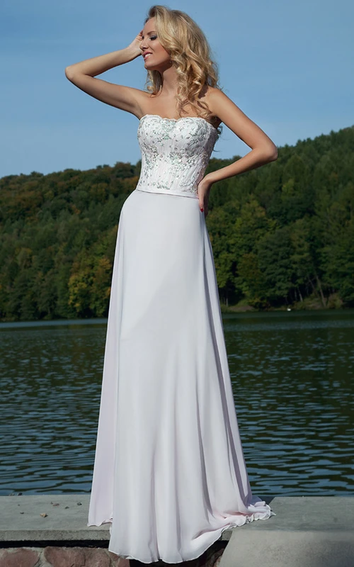 A-Linien-Abendkleid aus Chiffon, bodenlang, paillettenbesetzt, ärmellos, trägerlos