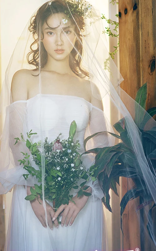 Voile de mariée de style simple et éthéré pour chapelle