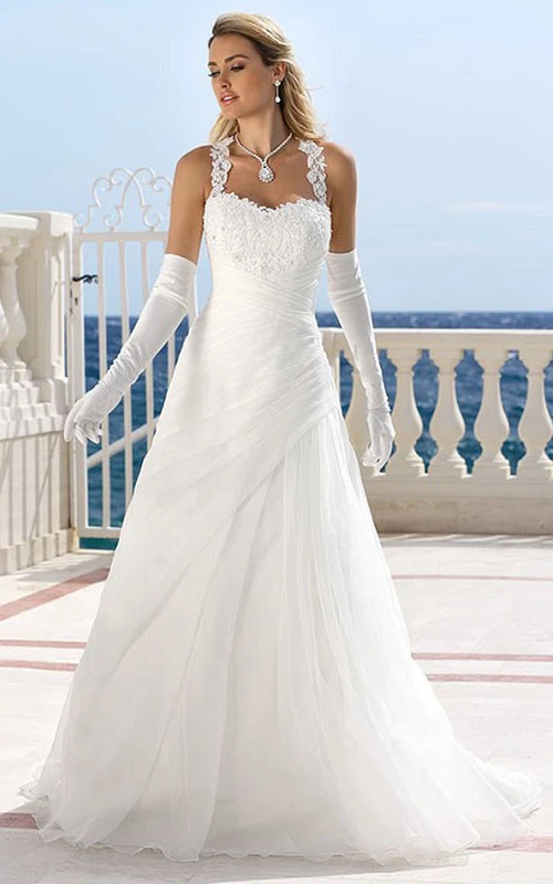 Neckholder-Maxi-Brautkleid aus Tüll mit Applikationen, Drapierungen und Schlüssellochausschnitt