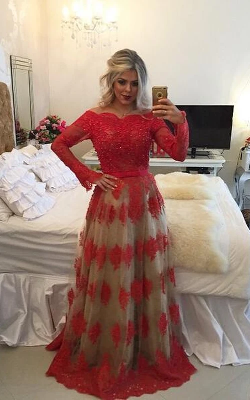 Robe de bal rouge moderne à épaules dénudées et manches longues en dentelle